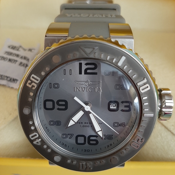 💯%GENUINE INVICTA WATCH MODEL #23357 Watches